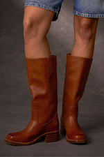 Load image into Gallery viewer, Frye &amp; Co. Ladies Miranda 14 Saddle FO-00027-001 SA
